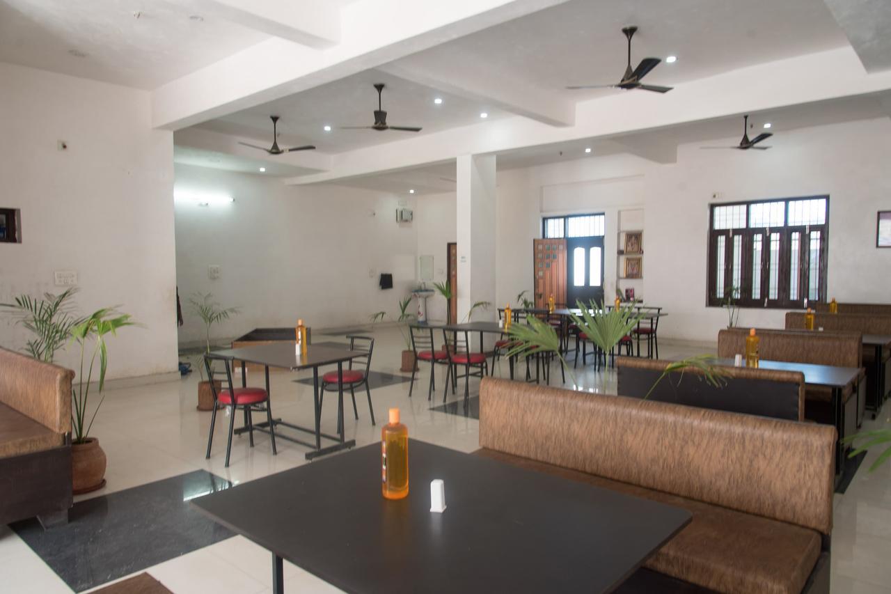 Oyo 11743 Hotel Shree Krishna ウダイプル エクステリア 写真