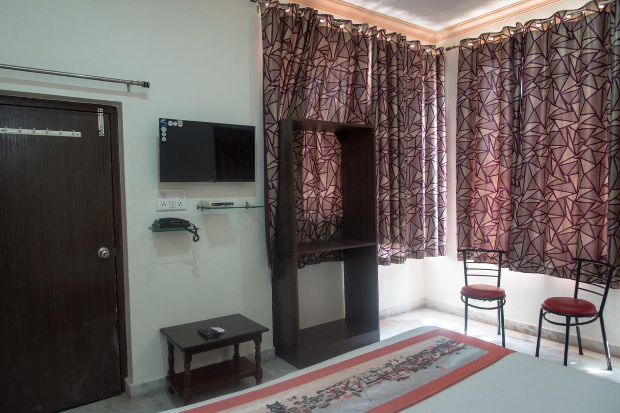 Oyo 11743 Hotel Shree Krishna ウダイプル エクステリア 写真
